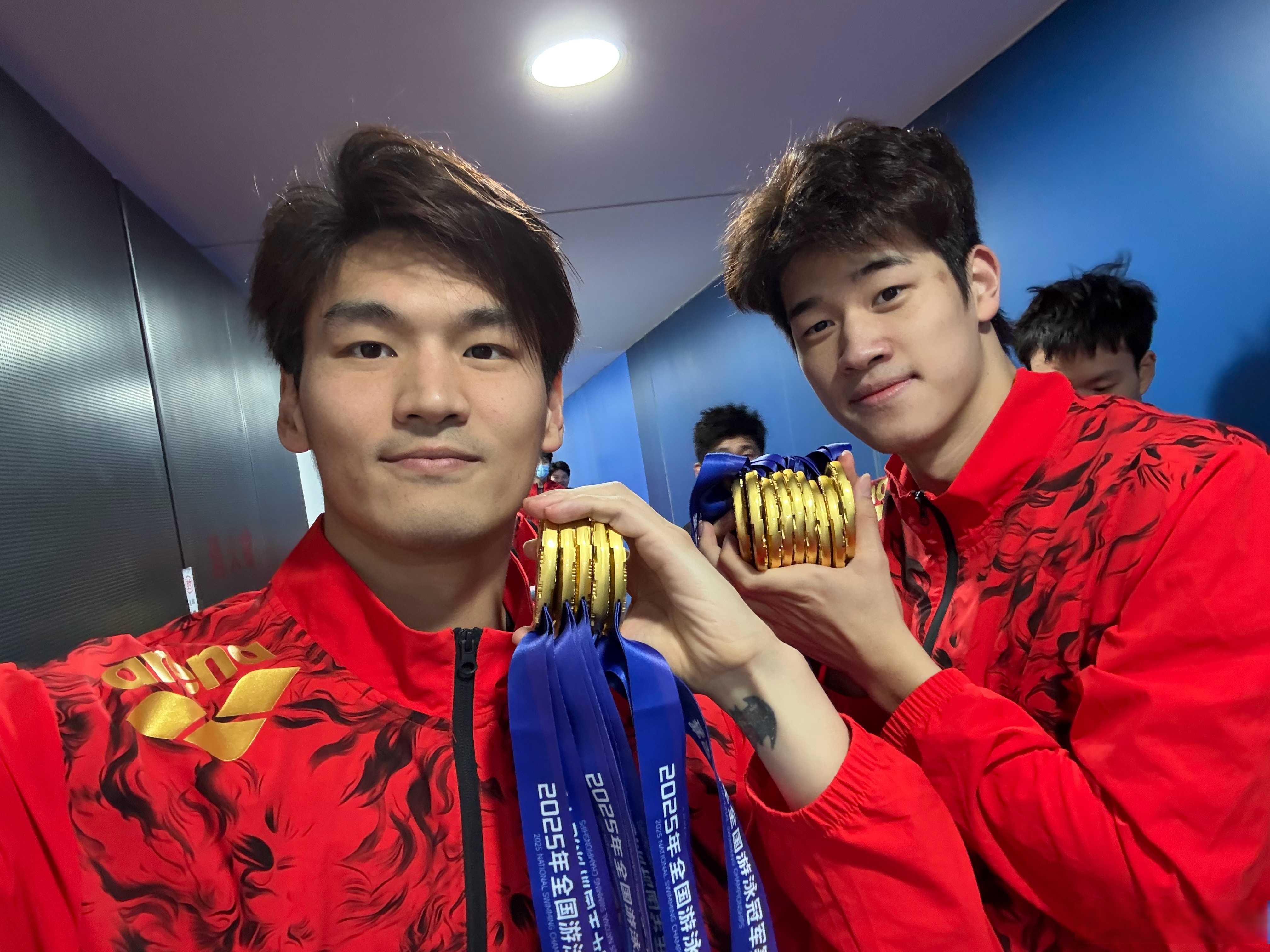 开云官网-包含浙江队发布备战花絮；赛前手感冰凉；欧超杯任务艰巨；球队文化再被提及的词条