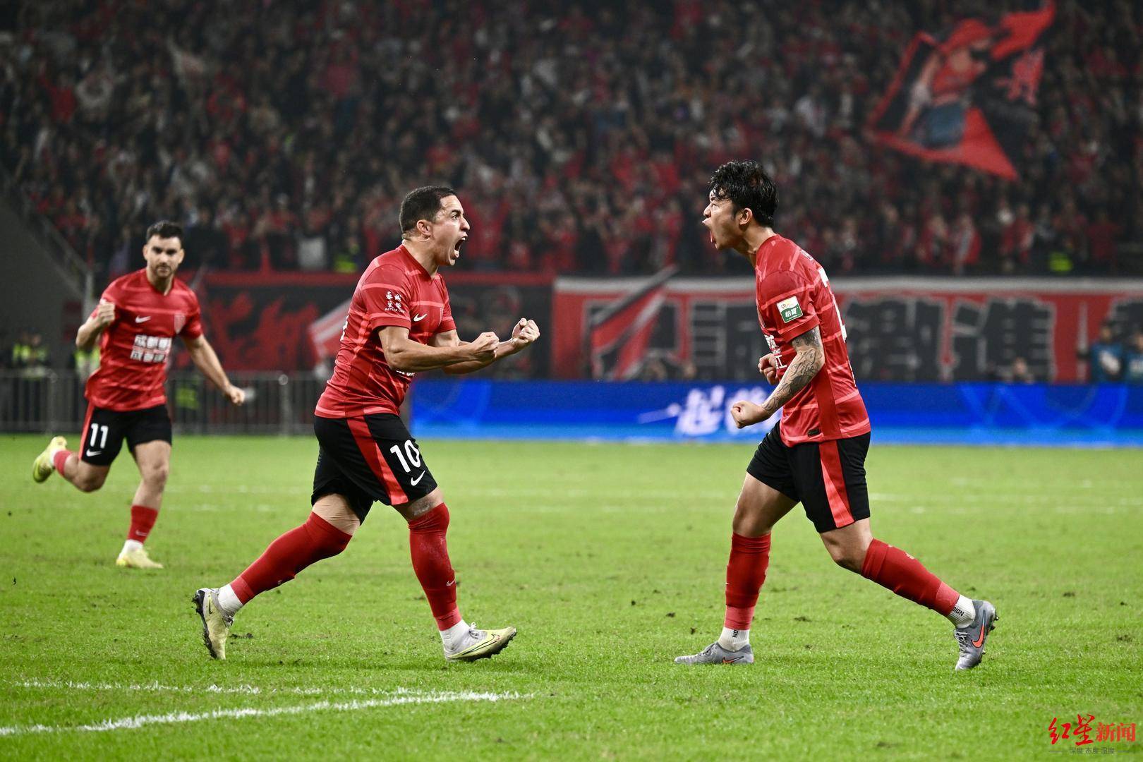 开云注册网址-包含国际比赛日拜仁慕尼黑备战亚冠，篮板制胜细节曝光，更衣室稳定，资深球员宣示担当的词条